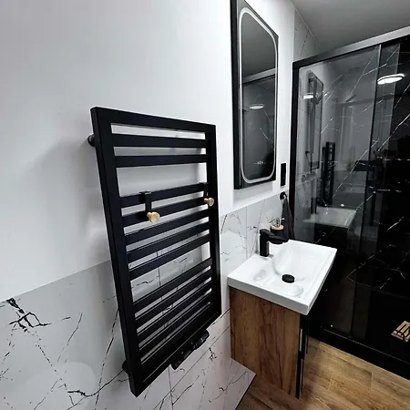 Dabrowszczakow 아파트 *